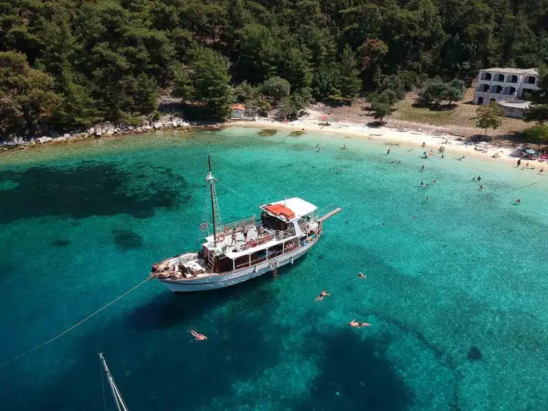 Kapal pelayaran untuk dijual