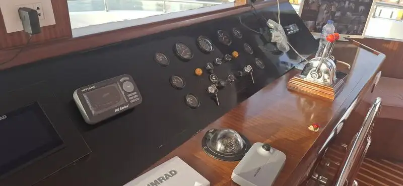 Kapal pelayaran untuk dijual
