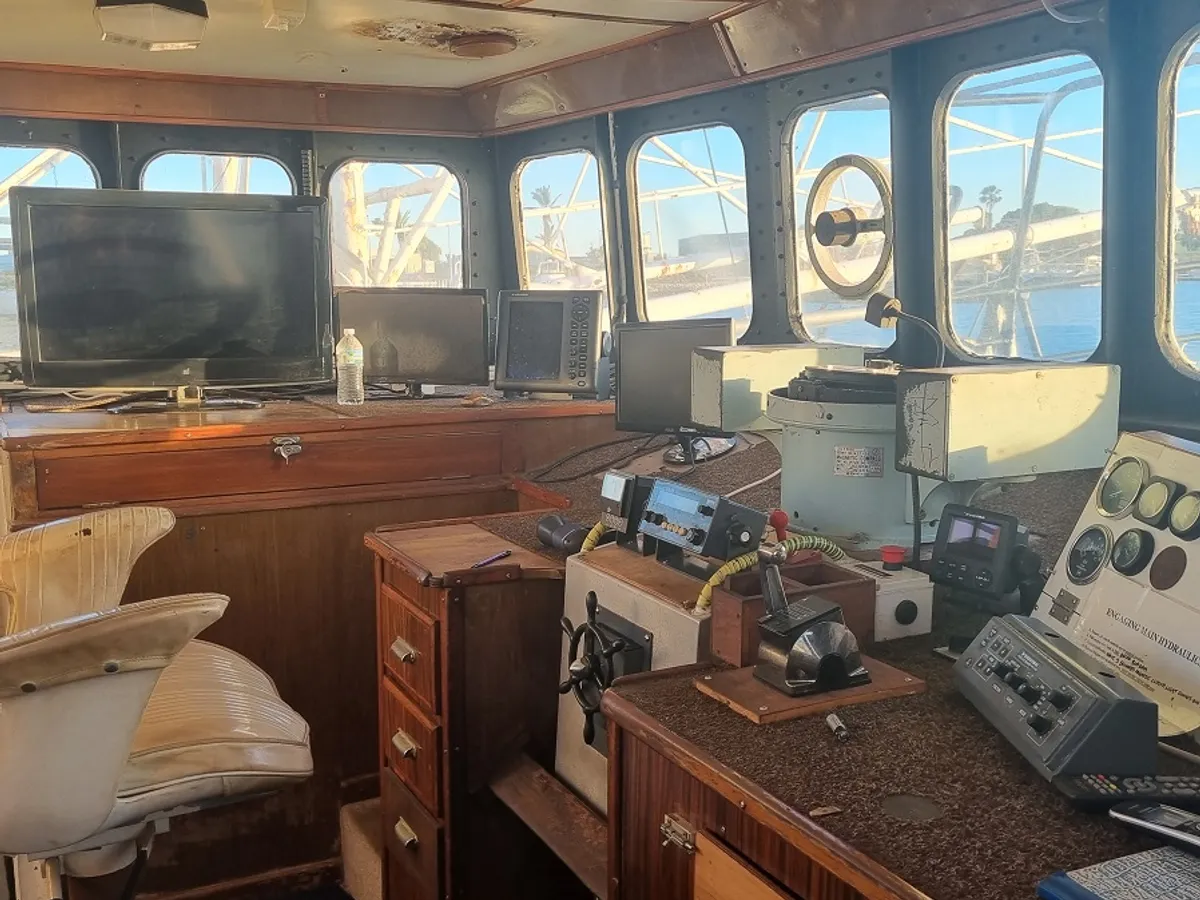 Kapal pukat untuk dijual