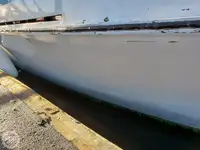 Kapal feri untuk dijual