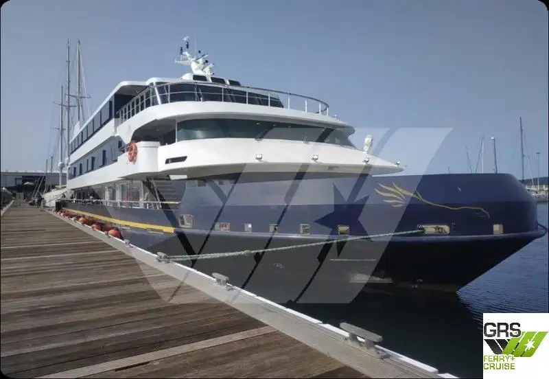 Kapal pelayaran untuk dijual