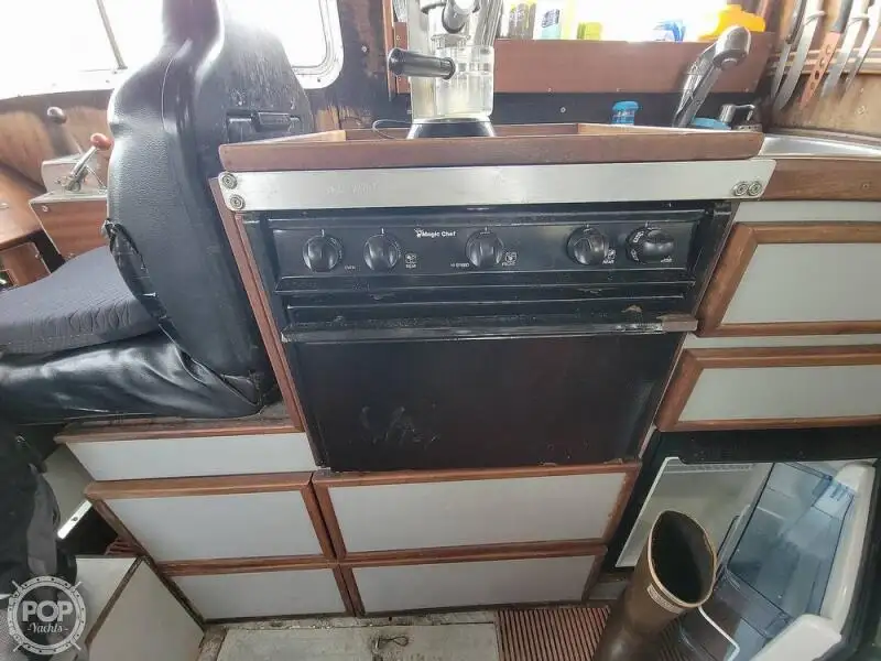 Kapal penyelamat untuk dijual