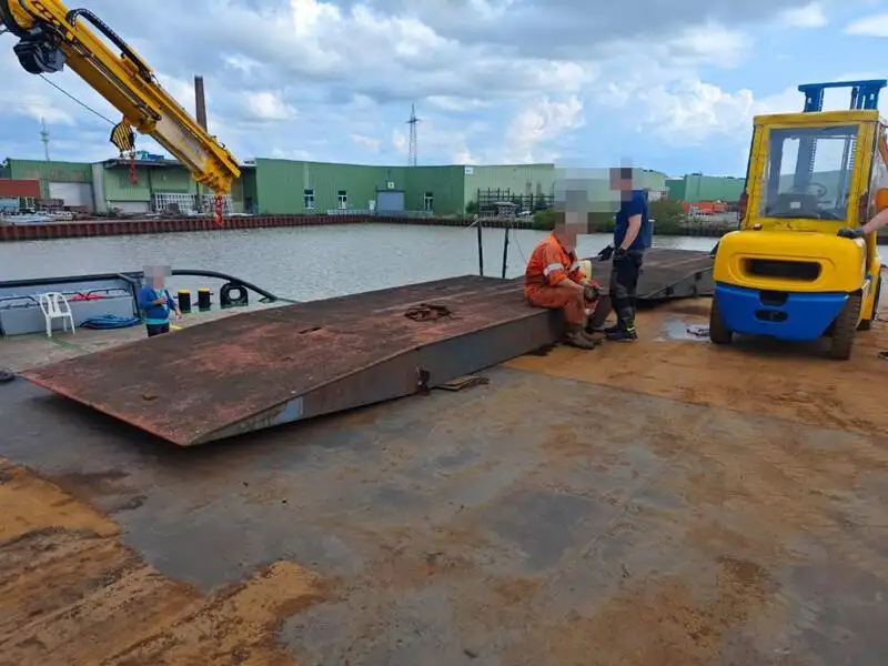 Tongkang untuk dijual