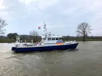 Kapal rondaan untuk dijual