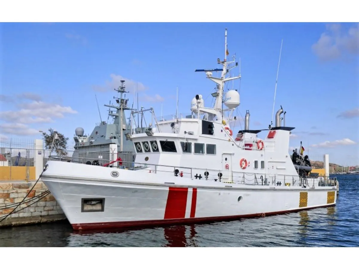 Kapal tinjauan untuk dijual