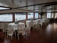 Kapal pelayaran untuk dijual