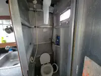 Kapal penyelamat untuk dijual