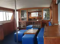 Kapal pelayaran untuk dijual