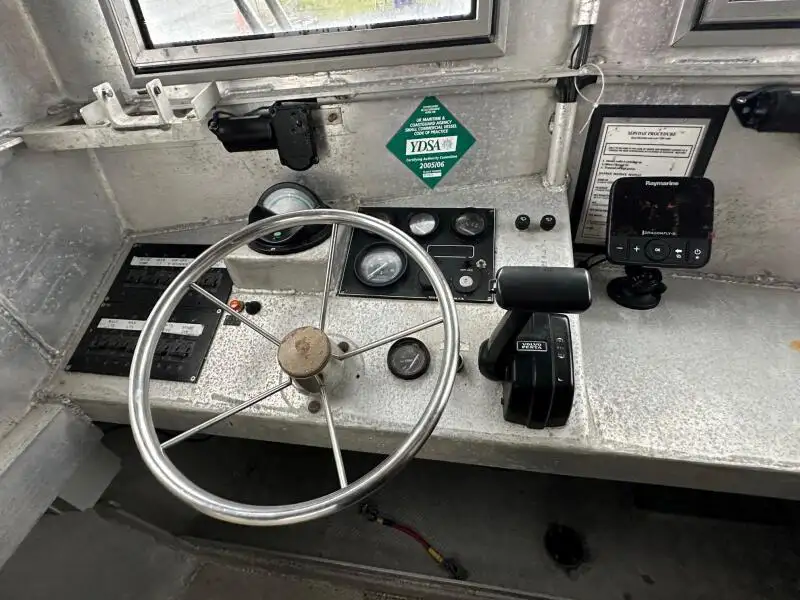 Kapal rondaan untuk dijual