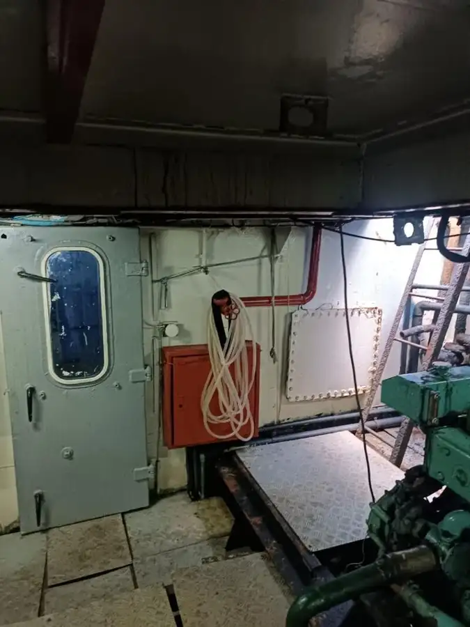 Kapal kerja untuk dijual