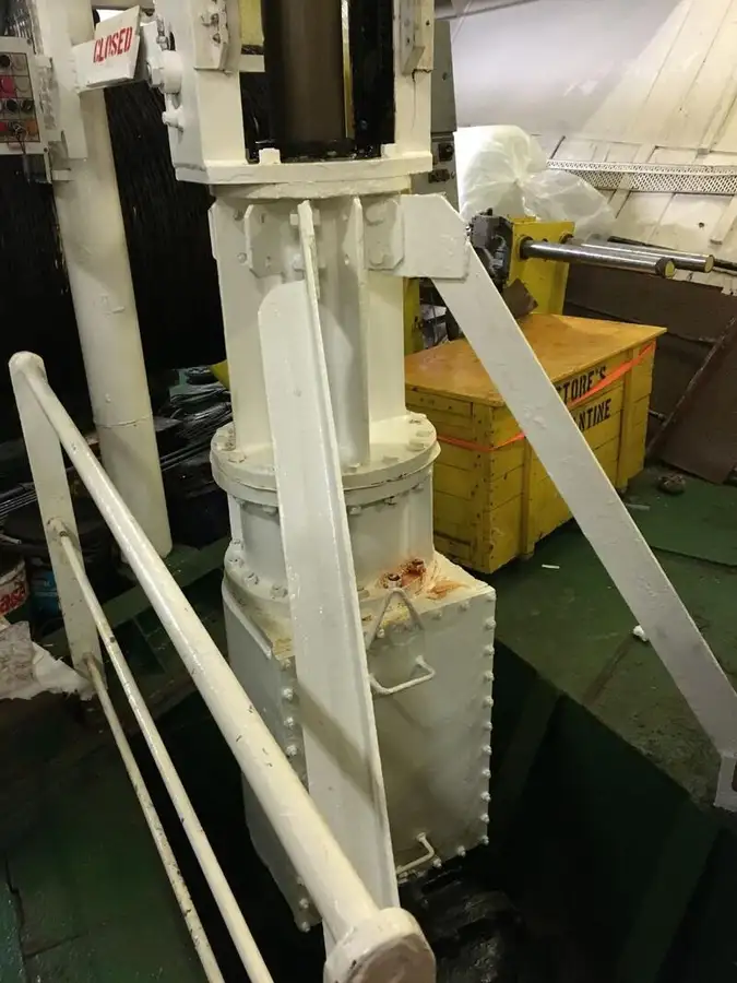 Kapal Bekal Pantas (FSV) untuk dijual