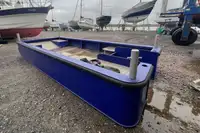Kapal feri untuk dijual