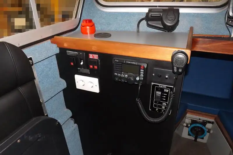 Kapal kerja untuk dijual