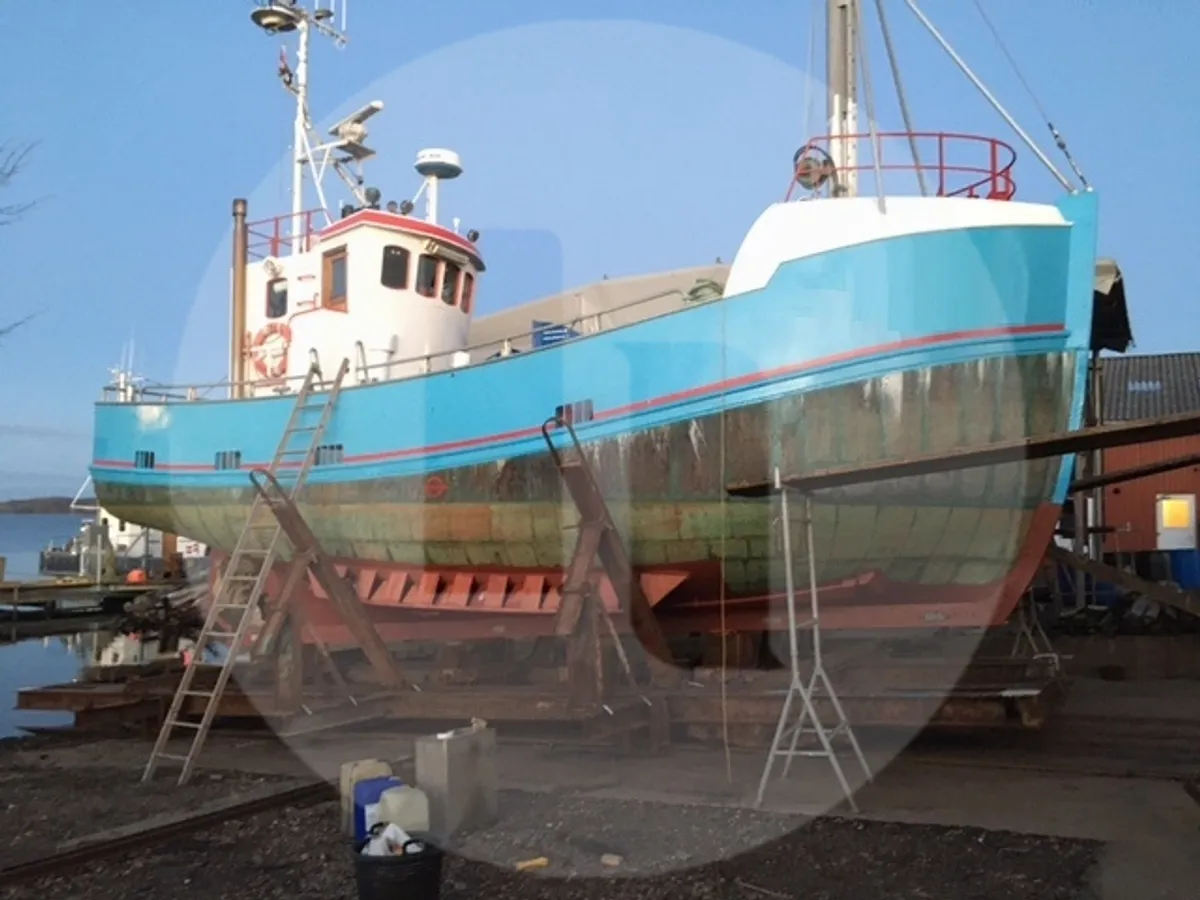 Kapal memancing untuk dijual