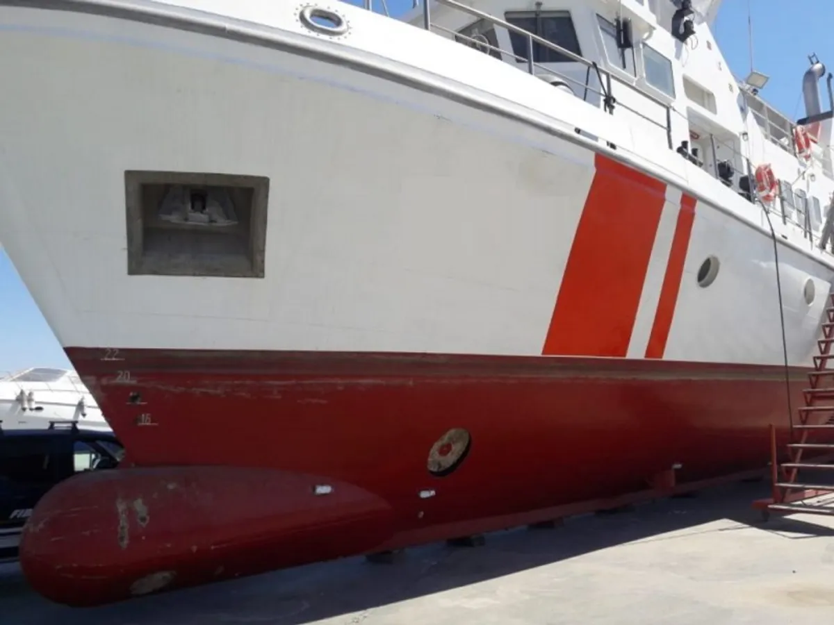 Kapal tinjauan untuk dijual