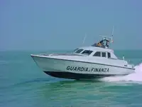 Kapal rondaan untuk dijual