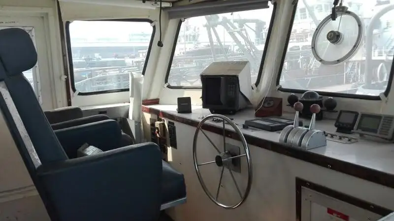 Kapal rondaan untuk dijual