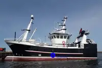Kapal untuk pemprosesan dan penghantaran ikan untuk dijual