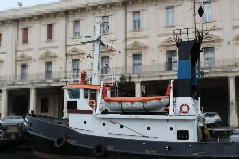 Kapal tunda untuk dijual