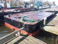Ponton untuk dijual