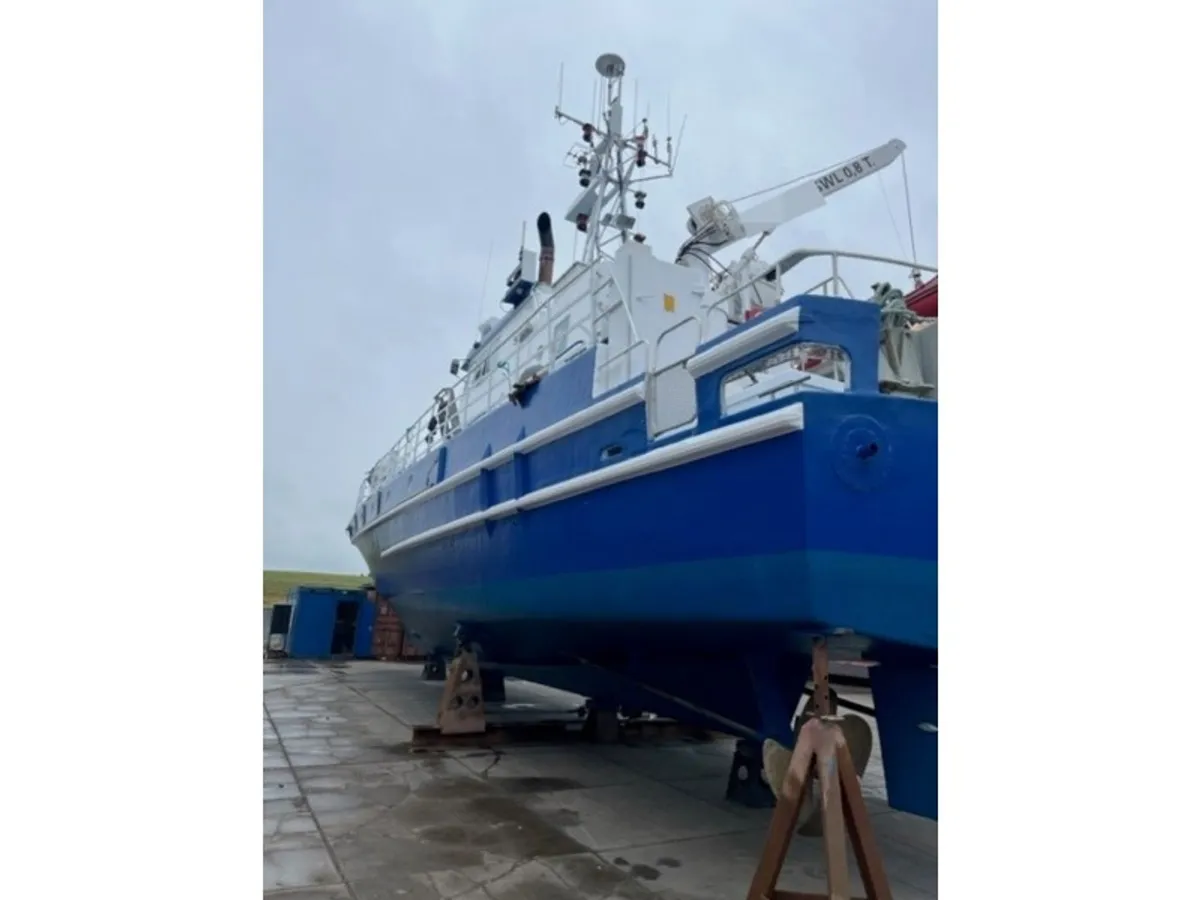 Kapal rondaan untuk dijual