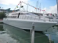 Kapal penumpang untuk dijual