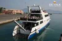 Kapal feri untuk jualan