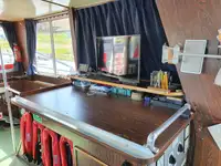 Kapal tinjauan untuk dijual