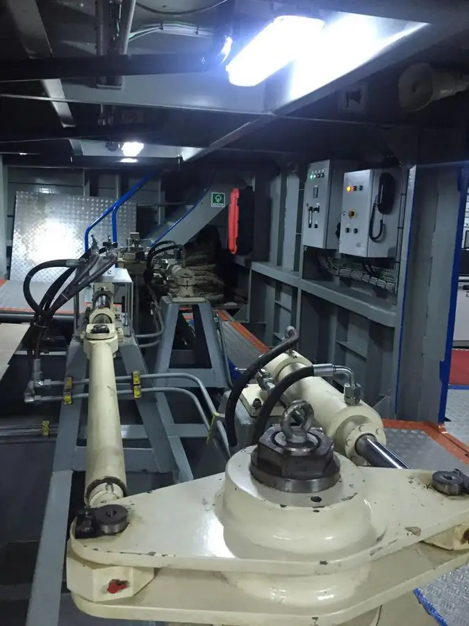 Kapal pelayaran untuk dijual