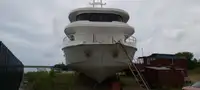 Kapal pelayaran untuk dijual