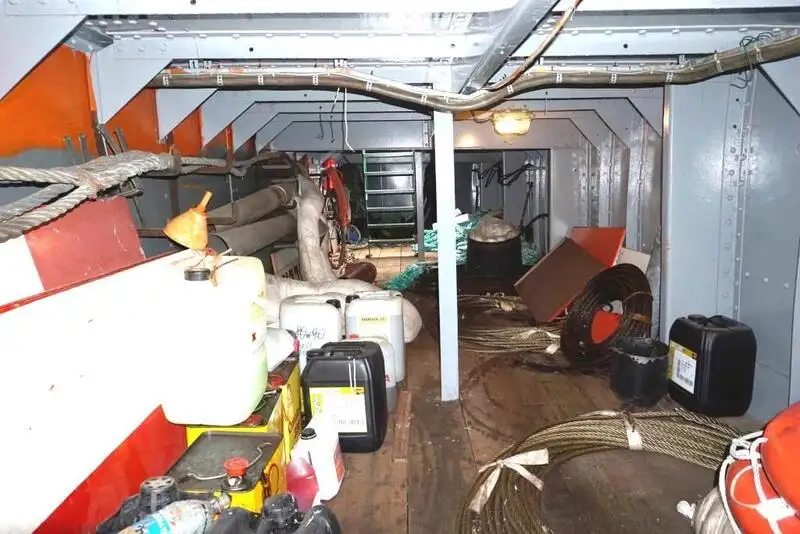 Kapal kren untuk dijual