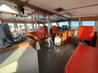 Kapal anak kapal untuk dijual