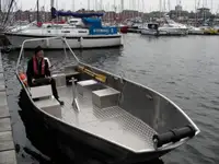 Kapal kerja untuk dijual