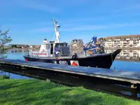 Kapal kerja untuk dijual