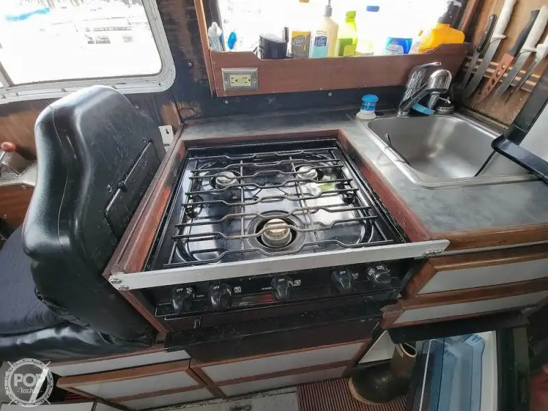 Kapal penyelamat untuk dijual