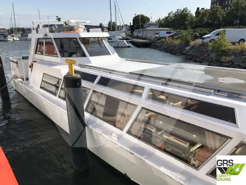 Kapal pelayaran untuk dijual