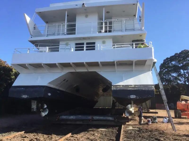 Kapal penumpang untuk dijual