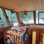 Kapal pelayaran untuk dijual