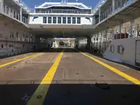 Kapal feri untuk jualan