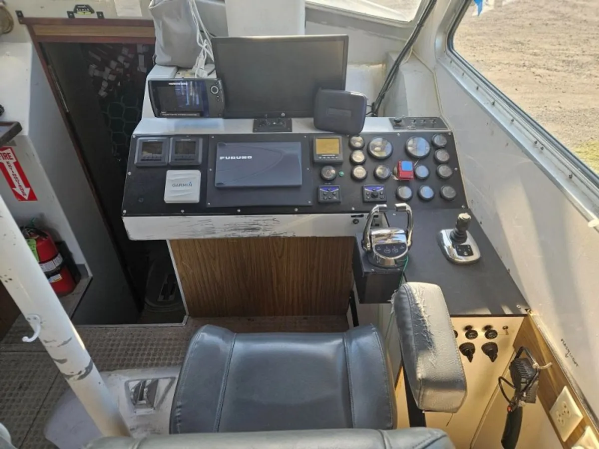 Kapal tinjauan untuk dijual
