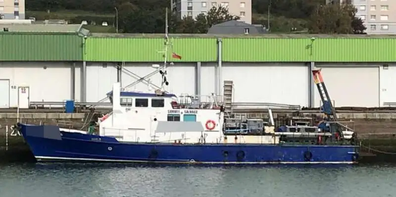 Kapal kerja untuk dijual