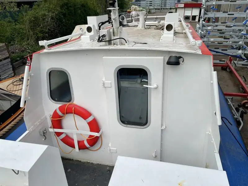 Kapal rondaan untuk dijual