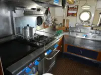 Kapal penyelidik untuk dijual