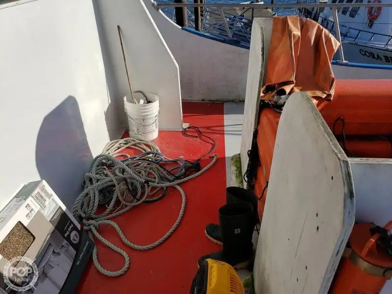 Kapal feri untuk dijual
