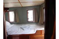 Kapal pelayaran untuk dijual