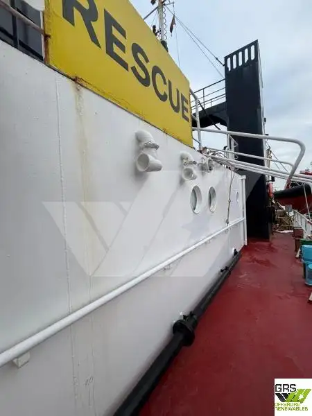 Kapal bekalan untuk dijual