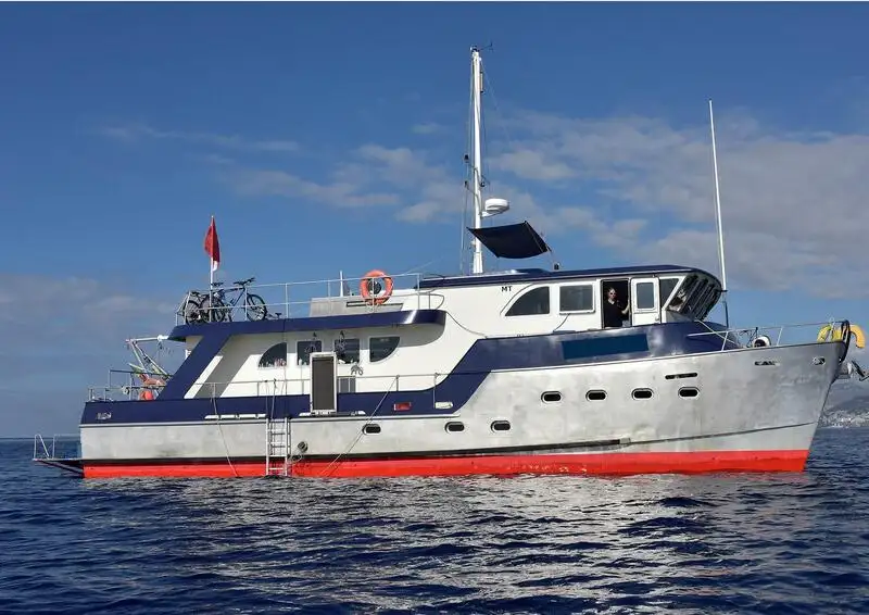 Kapal tinjauan untuk dijual
