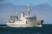 Kapal penyelidik untuk dijual