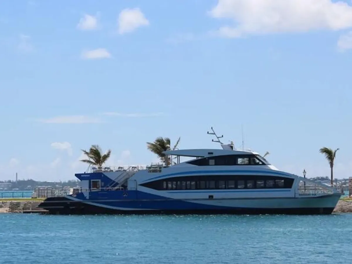 Kapal feri untuk dijual