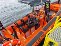 Kapal getah kaku untuk dijual